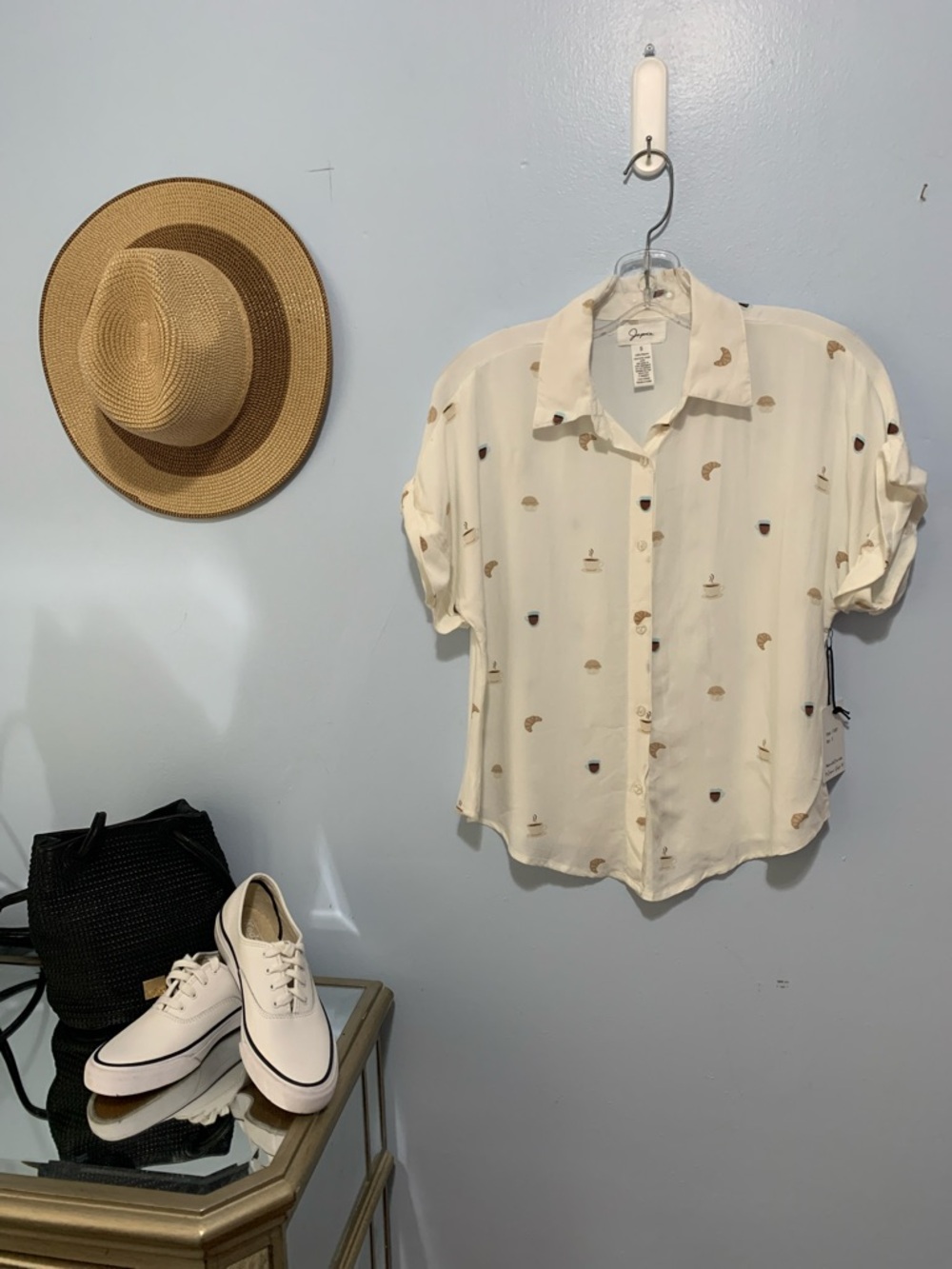 Japna NWT cream coloured button down blouse with coffee, croissants, and muffins